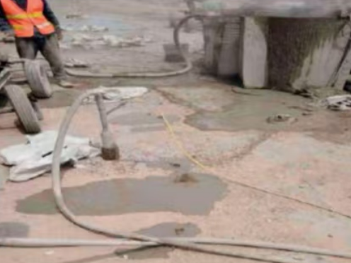 龙江水泥混凝土路面板底注浆技术 路面脱空注浆整治方案